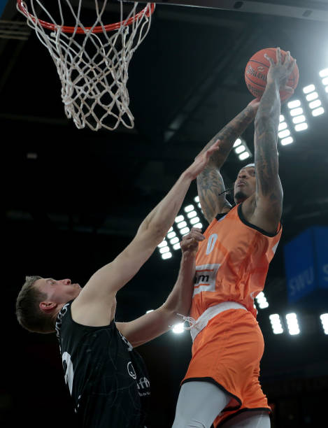 在希克领衔 在希克领衔