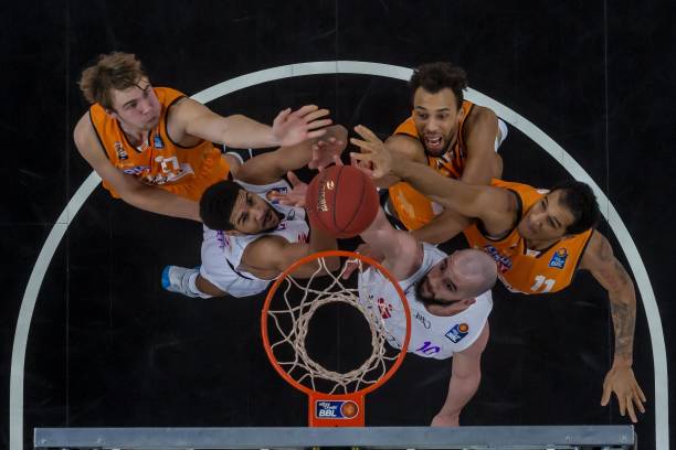 狼队通过一 狼队通过一